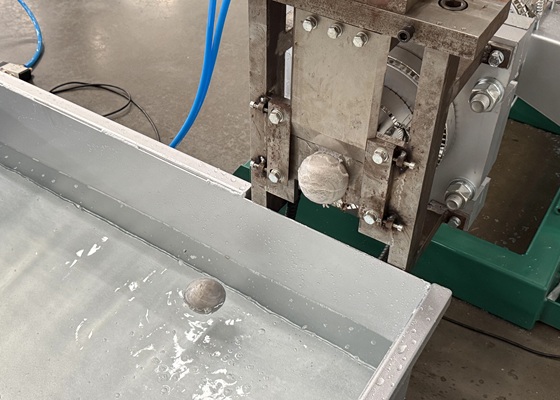 taglio automatico e raffreddamento ad acqua